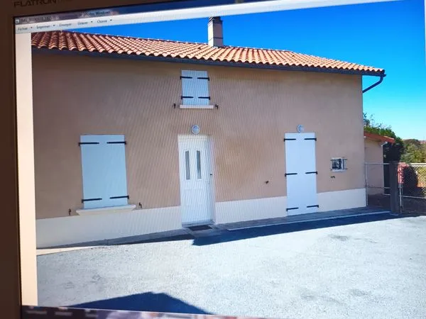 Maison à chef boutonne