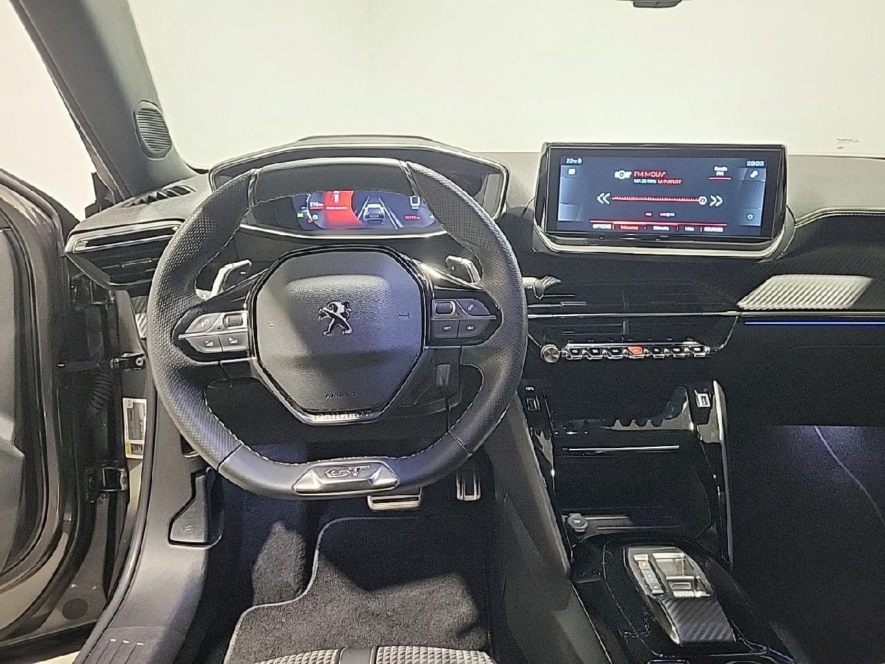 Peugeot 2008 puretech 130 s&s eat8 gt — photo 12