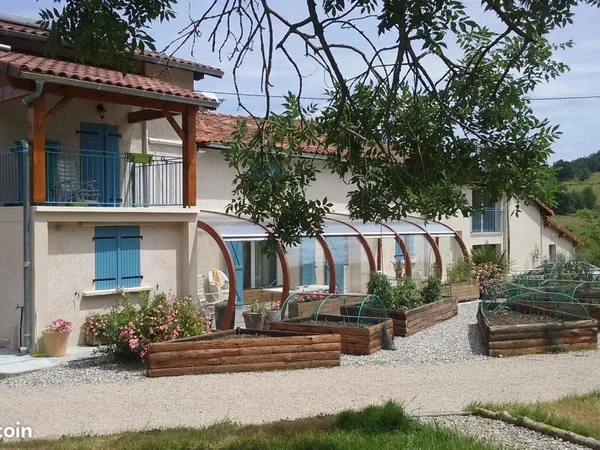 Maison 11 pièces 374 m²