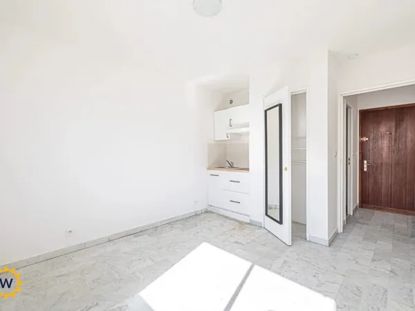 Nice Ouest - Studio à proximité de la Promenade des Anglais, idéal investissement locatif ou premier