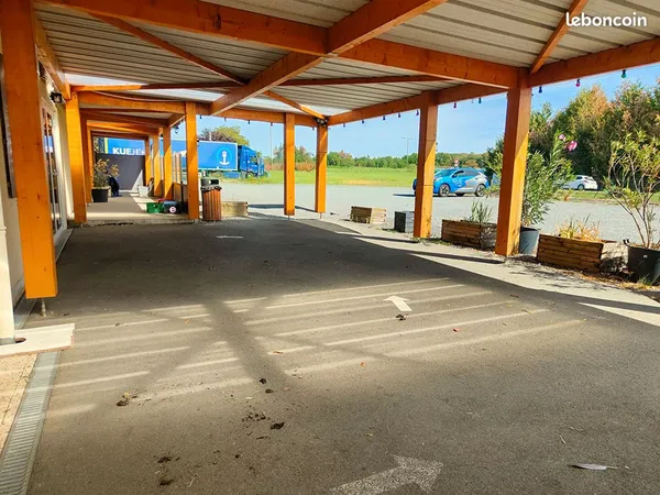 Local commercial 355 m² DISSAY