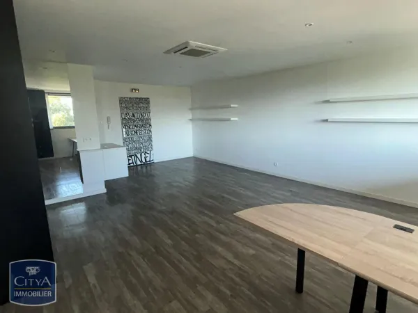 Bureau 1 pièce 40 m²