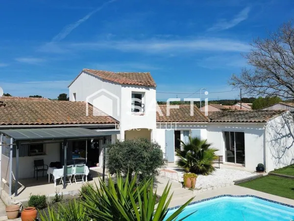 Studio 6 pièces 155 m²