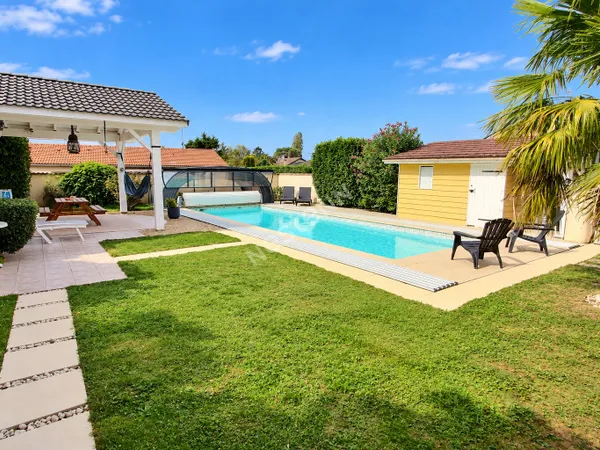 Très belle maison T4 de plain-pied - Piscine - Garage - Terrain de 837 m²