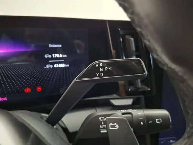 Renault Megane e-tech ev60 220 ch super charge — photo 39