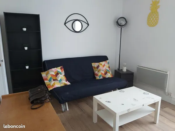 STUDIO 20 M2 MEUBLE proche FAC