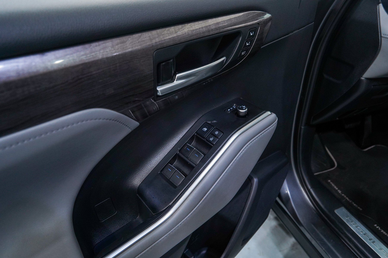 Toyota HIGHLANDER — photo 18