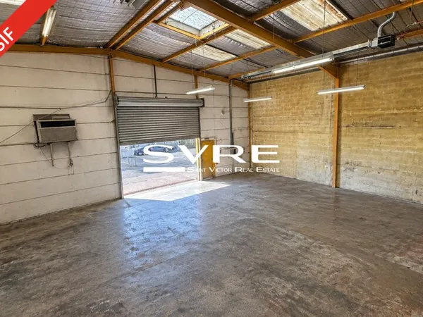 Local industriel 254 m²