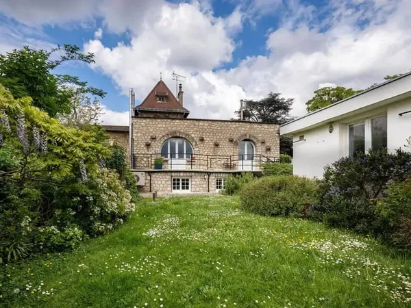 Maison 7 pièces 215 m²