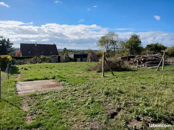 EXCLUSIVITÉ - TERRAIN DE 990 m² À VENDRE À SAUSSEY (50)