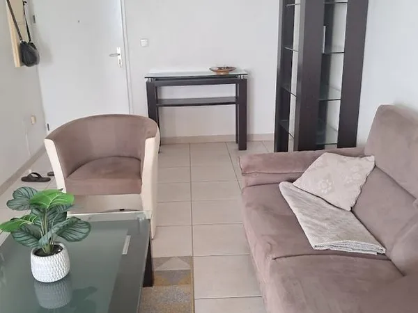 Lamentin appartement f3 meuble 2minutes de la galleria avec vue