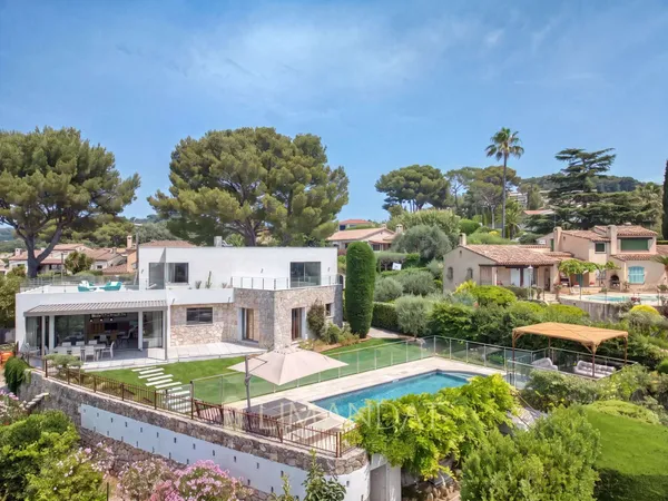 Villa 8 pièces 280 m²