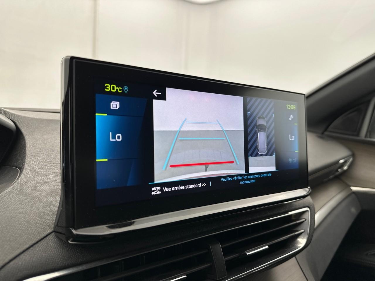 Peugeot 3008 hybrid4 300 e-eat8 gt — photo 26
