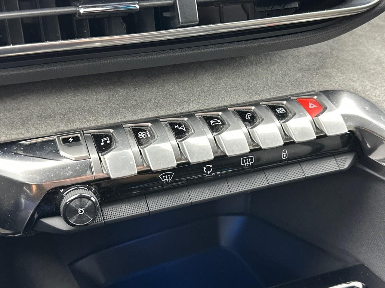Peugeot 3008 hybrid4 300 e-eat8 gt — photo 27