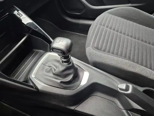Peugeot 208 puretech 100 s&amp;s bvm6 — photo 50