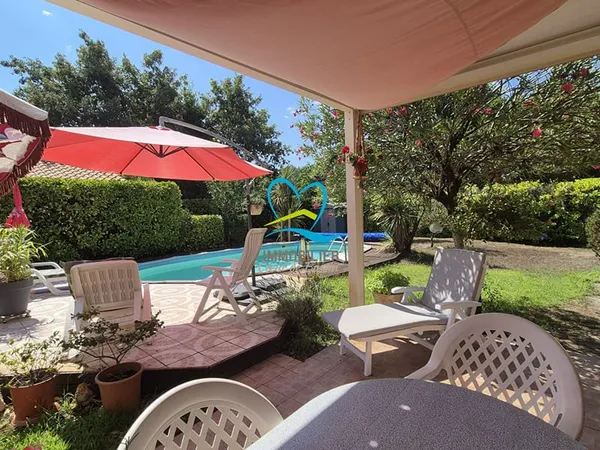 Maison de plain-pied 113m2 avec piscine et jardin arboré ? Cassy
