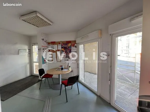 Bureau 157 m²