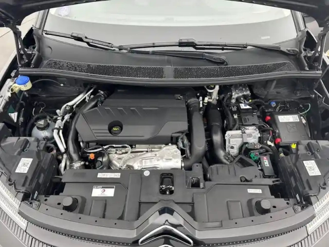 Citroën C5 Aircross hybride rechargeable 180 e-eat8 — photo 27