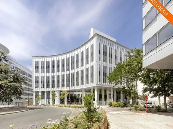Bureau 2412 m²