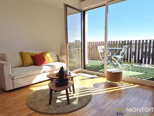 Dernier étage / Charmant appartement 2P avec balcon et parki