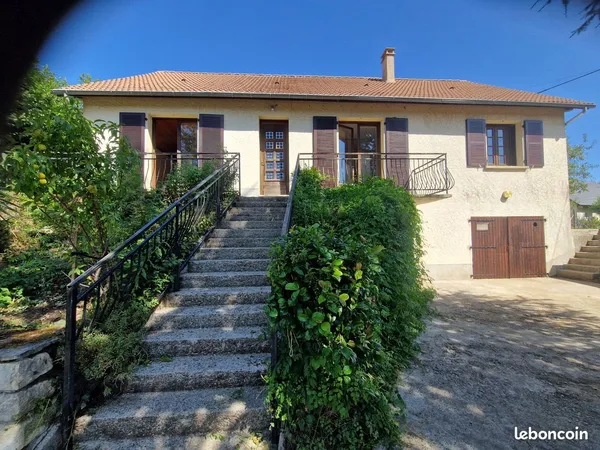 Maison 114 m² - 3 chambres - 2 000 m² de terrain - Combles aménageables 100 m² - Fort potentiel ,Le 