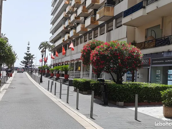 Carre d or promenade