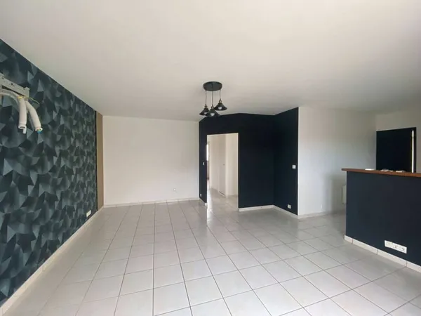 Jolie maison rafraichie de 3 pièces avec garage