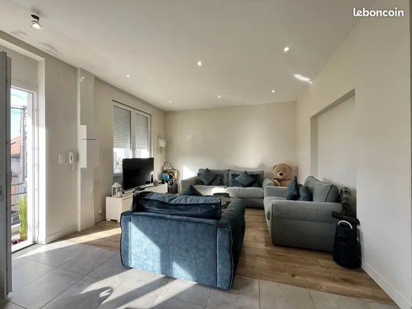 À LOUER - Superbe T3 rénové de 71 m² - Décines Centre / Grand Large