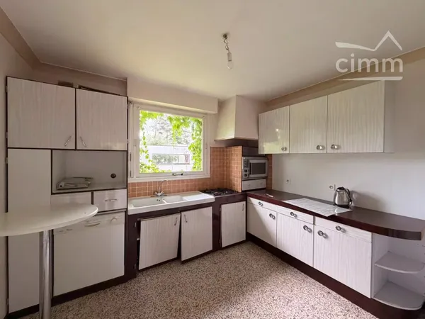Maison à rénover de 129 m² avec sous-sol complet – Saint-Gervais-la-Forêt – Terrain 1 900 m²