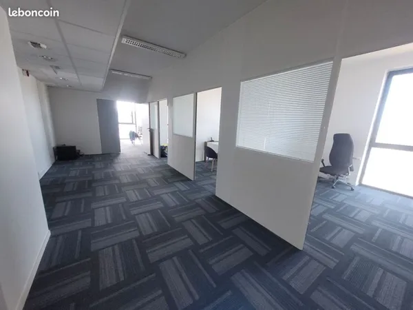 Bureaux 134 m² SAINT SEBASTIEN SUR LOIRE
