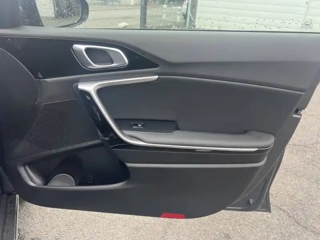 Kia Xceed 1.5 t-gdi 140 ch bvm6 — photo 10