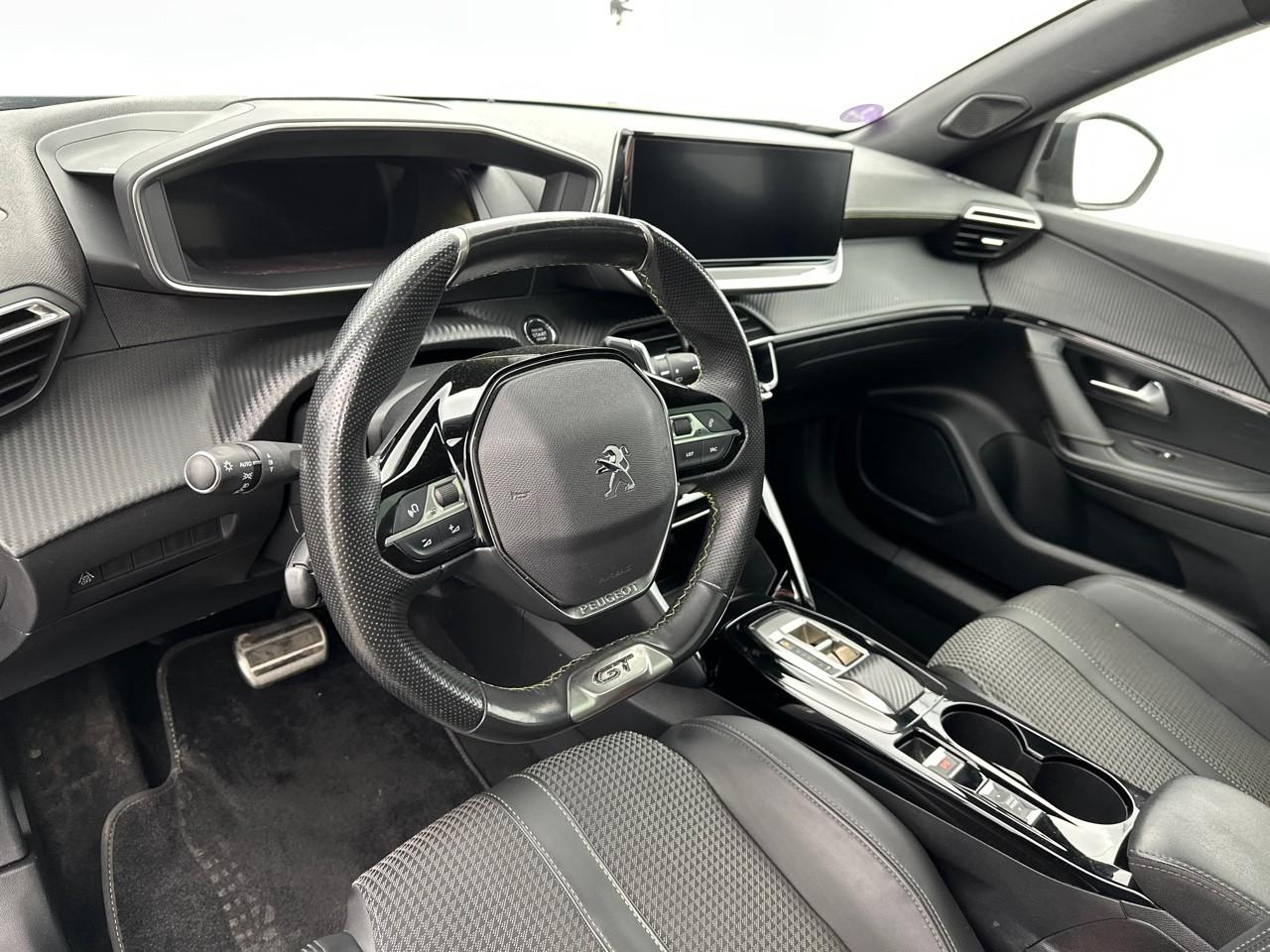Peugeot 2008 puretech 130 s&s eat8 gt — photo 8