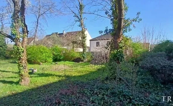 TERRAINS A VENDRE - CONSTRUCTIBLES
