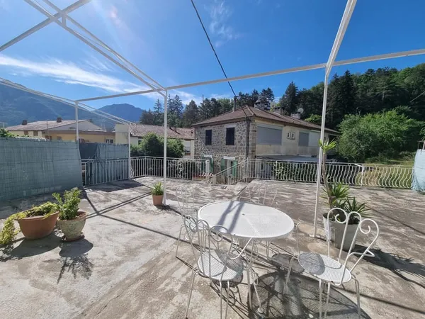 ROQUEBILLIERE, Appartement 2 pièces ensoleillé avec grande t