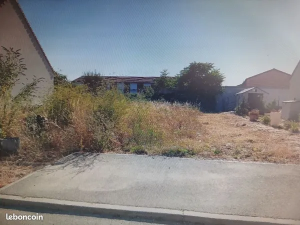 Terrain constructible de 358 m² à Merville - Permis de construire pour 2 maisons accordé