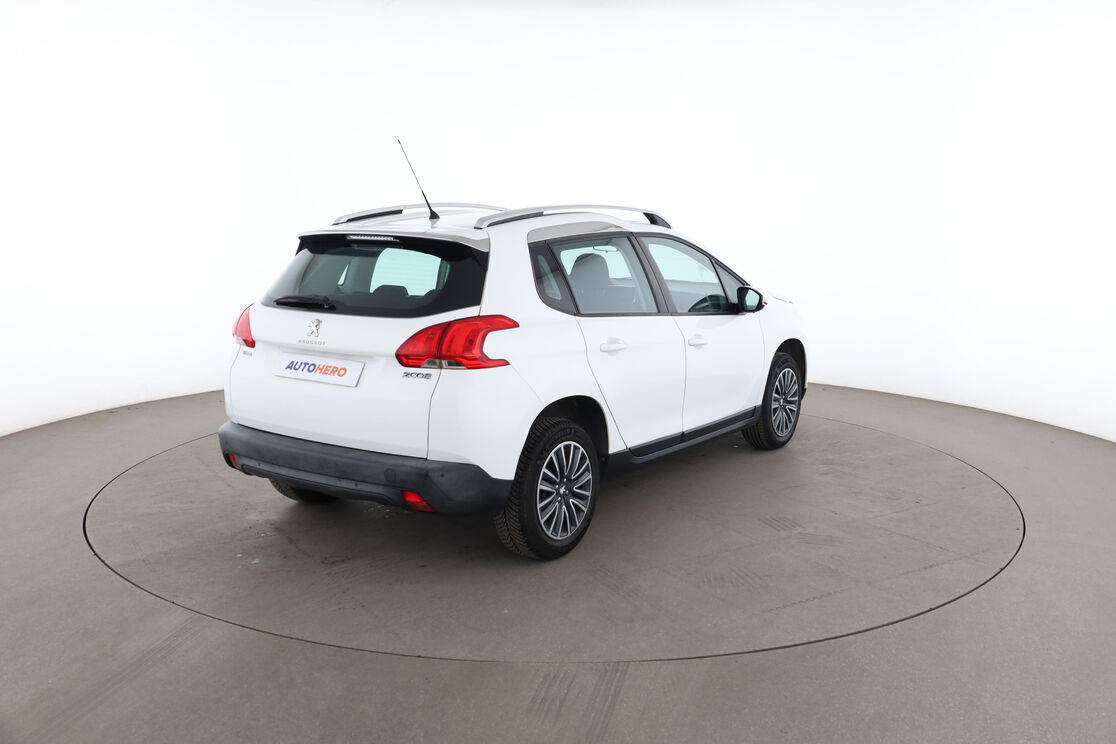 Peugeot 2008 1.2 PureTech Active — photo 5