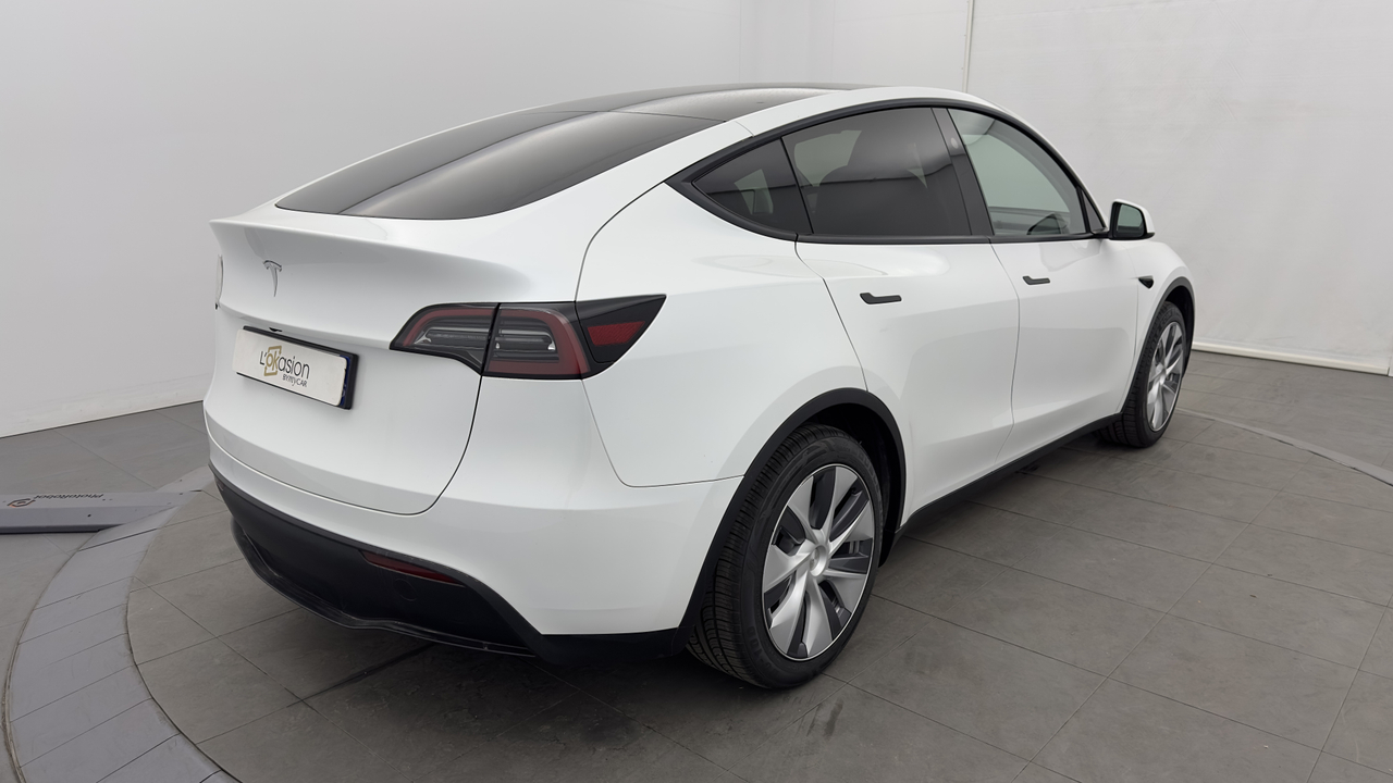 Tesla MODEL Y Standard RWD — photo 5