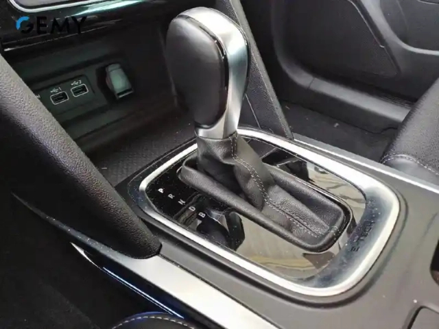 Renault Megane mégane iv berline e-tech plug-in hybride 160 - 21n — photo 21