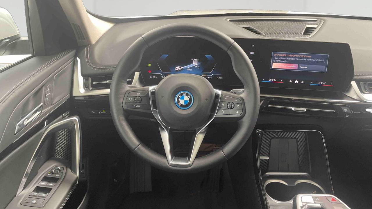 BMW iX1 eDrive20 — photo 10