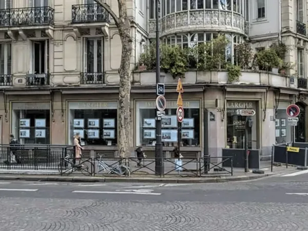 Boutique 2 pièces 222 m²