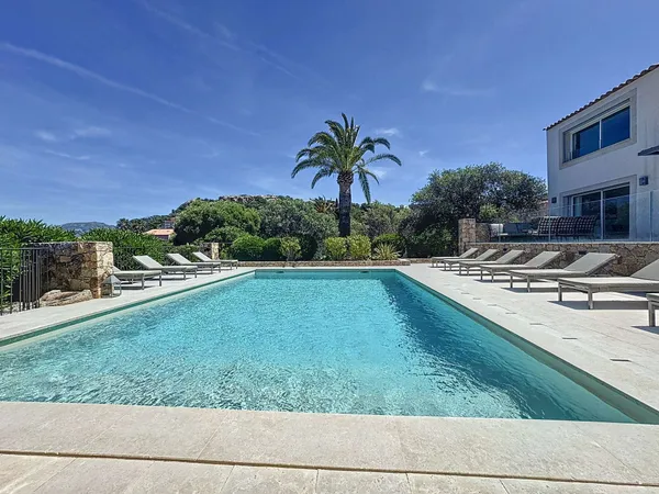 Villa 6 pièces 420 m²