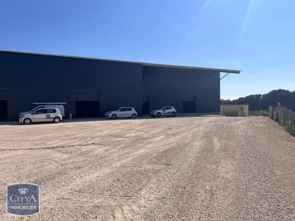 Local commercial 200 m²