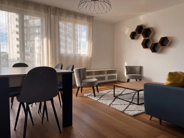 COUP DE CŒUR - BEL APPARTEMENT RÉNOVÉ À SAINT-LUC - 2 CHAMBRES