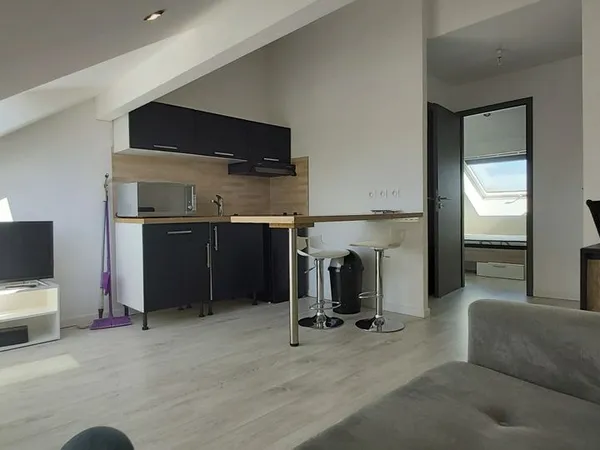 T1 meuble chambre individuel face iut charlemagne
