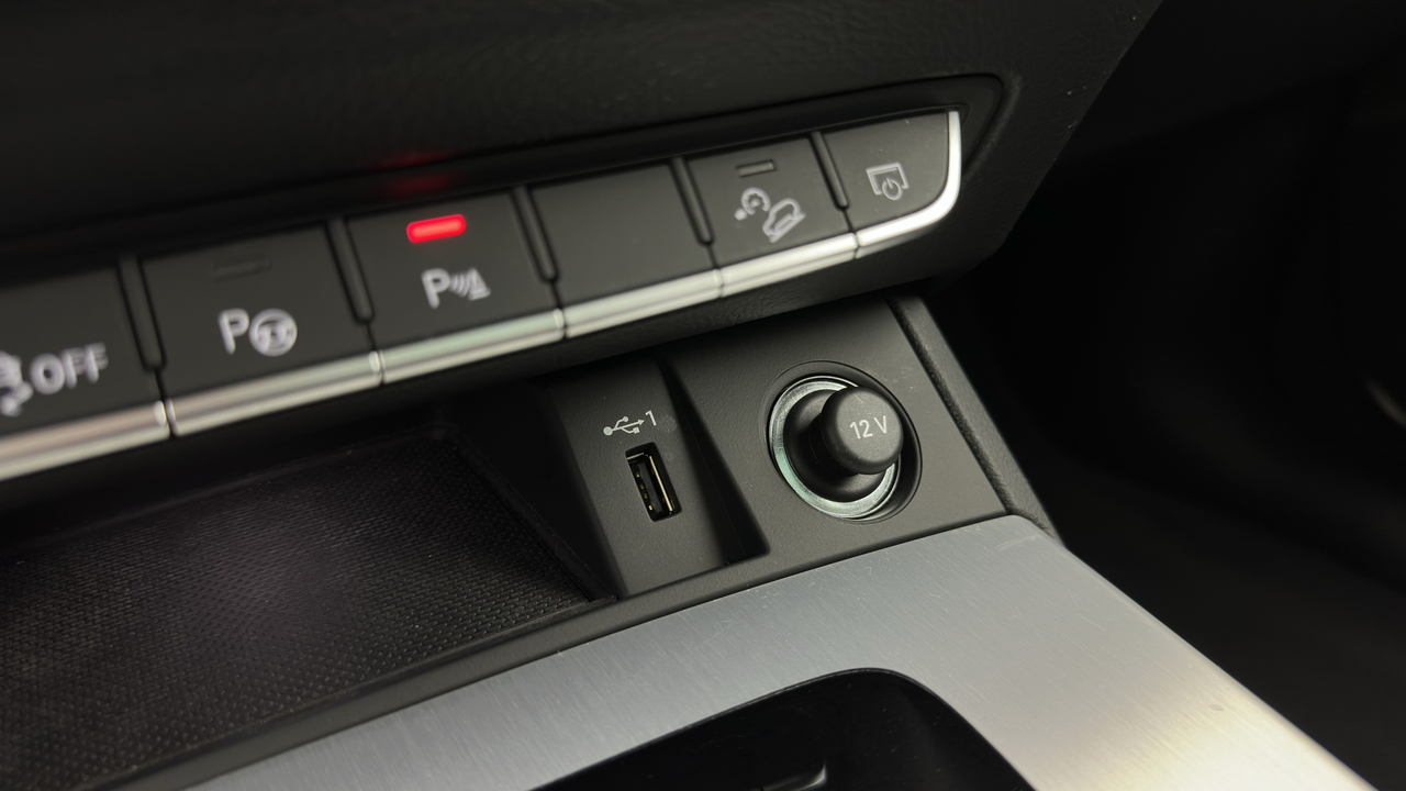 Audi Q5 Sportback 40 TDI 204 S tronic 7 Quattro — photo 31