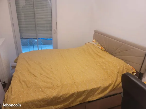 Chambre en colocation Garçon meublée dans appartement Chenay Gagny RER E
