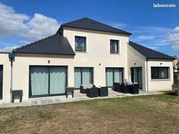 Maison familiale 201 m² - 5 chambres - Construction 2022 - Saint-Martin-Longueau