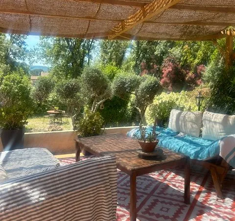 Maison provençale au coeur d'un domaine sécurisé avec piscine