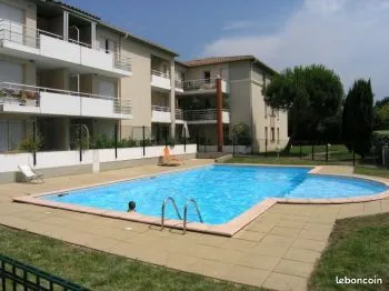 Appt meublé T3 56m² + piscine + Box + parking
