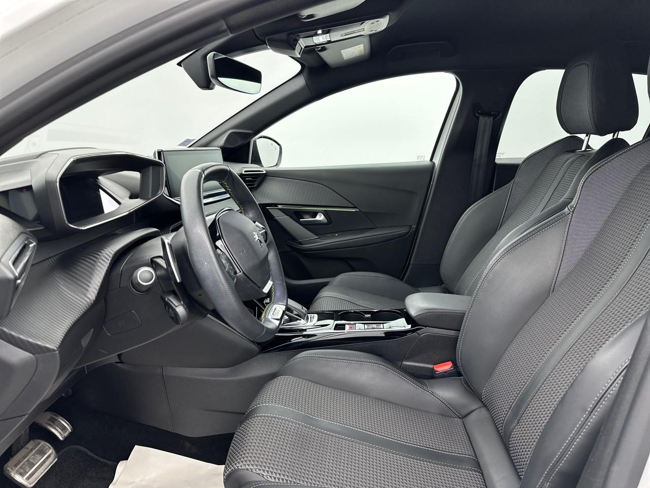 Peugeot 208 puretech 100 s&s eat8 gt — photo 9